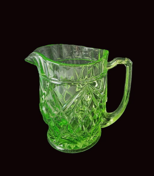 Sowerby Glass – Art-Deco-Wasserkrug aus Uranglas – 20er/30er Jahre