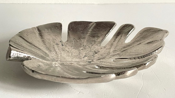 Image 1 of Metal Leaf-Shaped Trinket Tray