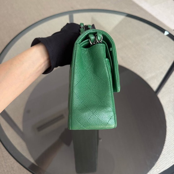 Image 1 of Chanel Classic Flap Medium - Caviar 25CM Gesteppte Doppelklappe Grün Silberne Hardware Serie 21