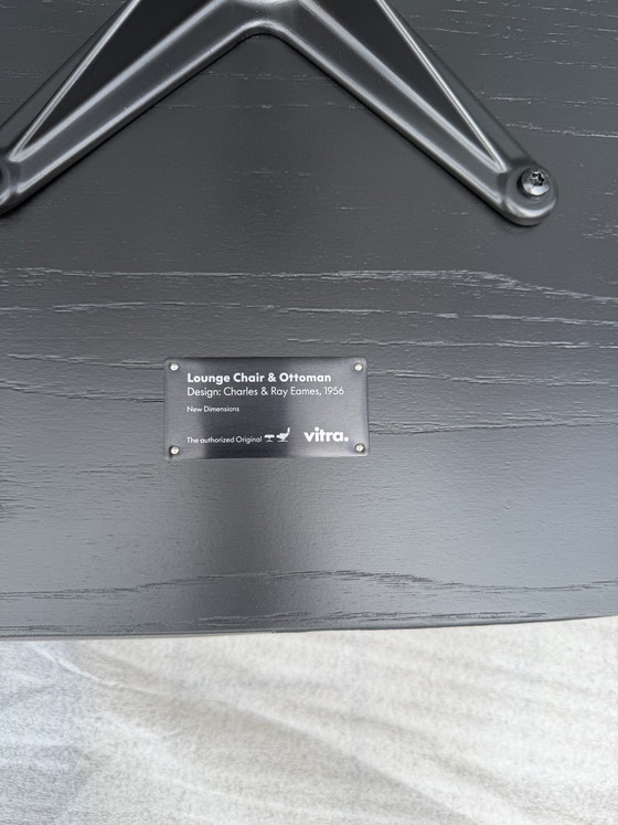 Image 1 of 2x Original Vitra Eames Lounge chair + Ottoman Full Black version in MINT CONDITION!!