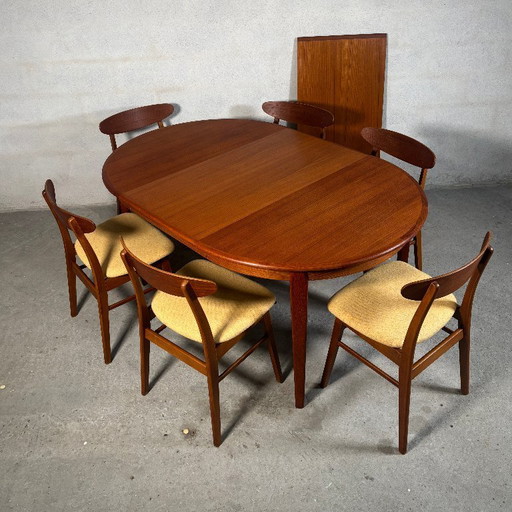 Round Extendable Dining Table — H. Sigh & Søn, Denmark