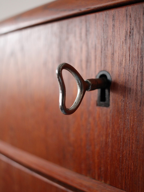 Image 1 of Vintage Danish chest of drawers in teak by Ølholm Møbelfabrik 