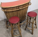 Bar vintage en bambou et deux tabourets