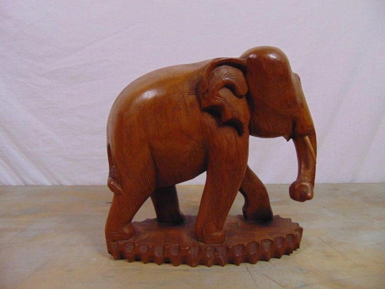 Image 1 of Éléphant en bois de Thaïlande 1970