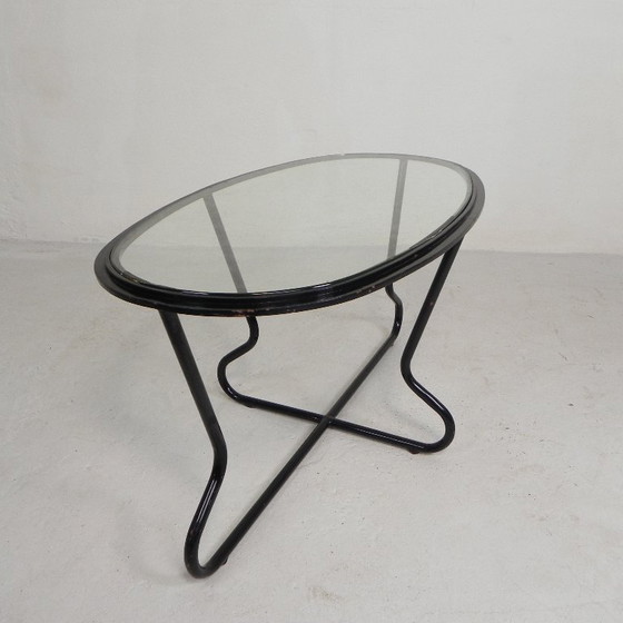 Image 1 of Conjunto de 4 sillones y mesa de centro con estructura tubular de estilo Bauhaus, década de 1950.
