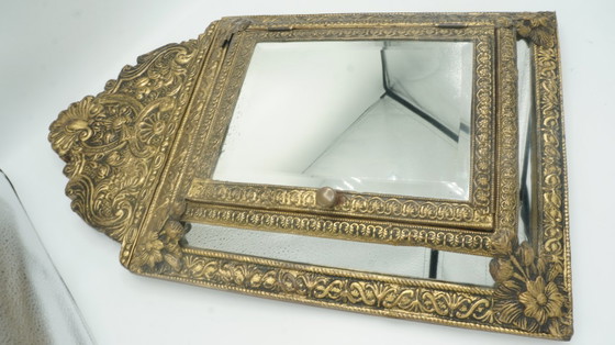 Image 1 of Niederländischer antiker, verzierter Messing-Galeriespiegel, Bürsten, Wandglas, Kupferschrank