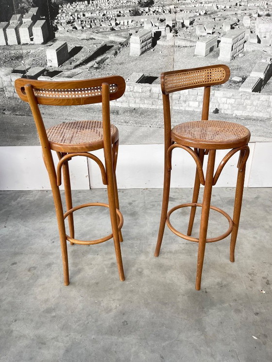 Image 1 of Ensemble vintage de 4 tabourets de bar en osier