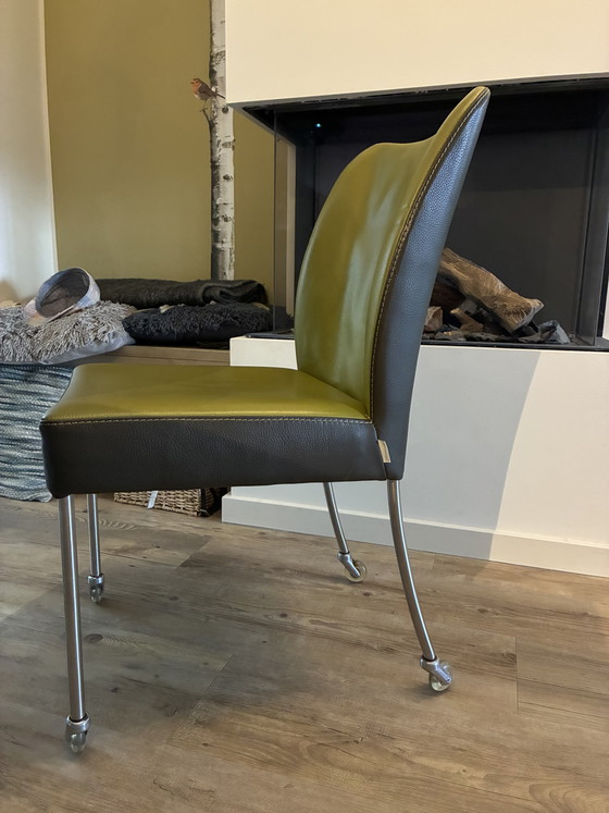 Bert Plantagie Stoelen - Groen/Donker Olijf Leer Op Wieltjes – Eetkamerstoelen, Leather (photo 3 of 8)