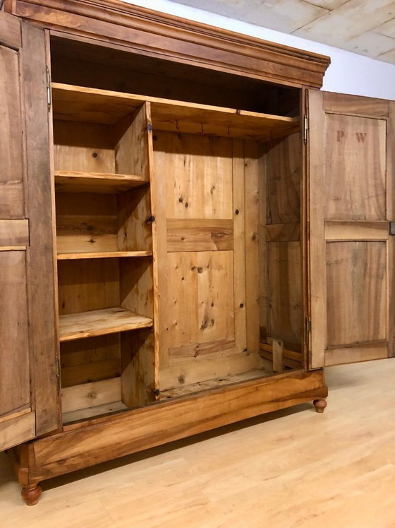Image 1 of Antique Biedermeier wardrobe – solid walnut with pretzel-shaped compartments, circa 1850