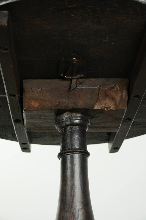 Characterful 18th-century English oak side table with a beautiful appearance and good colors – Wood, Klassiek (photo 7 of 8)