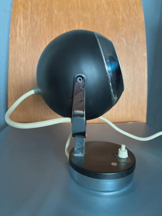 Lámpara de mesa Space Age Eyeball, Foco ajustable cromado y negro (años 60), Lámparas de mesa, Metal, 1960 (foto 4 de 7)