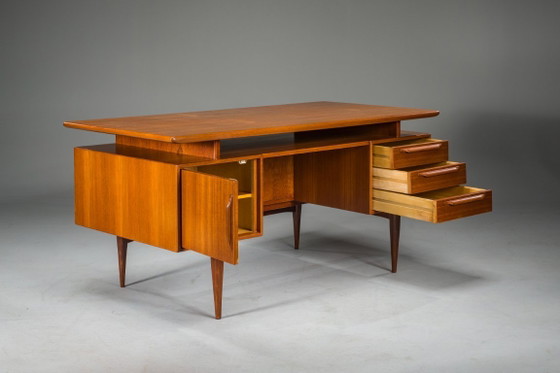 Image 1 of Escritorio modelo RT200 en teca, diseñado por Heinrich Riestenpatt, Alemania, década de 1960.
