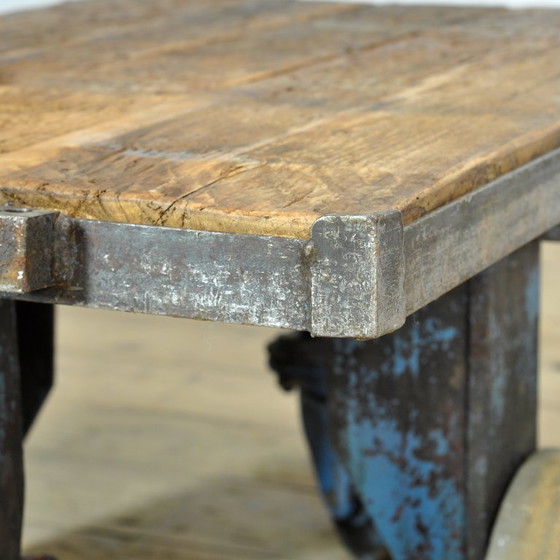 Mesa de centro industrial, años 60, Mesas de centro, Madera, Metal, Marrón, Vintage (foto 7 de 11)