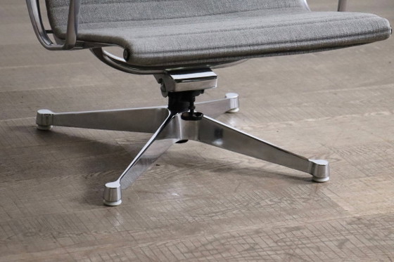 Early edition Eames EA124 Aluminium Group Lounge Chair by Herman Miller, 1970s – Swivel chairs, Vintage (photo 7 of 16)