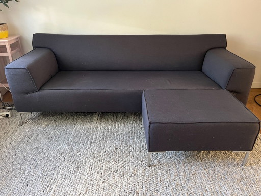 Design on Stock Bloq Wolle Anthrazit 3-Sitzer + Hocker