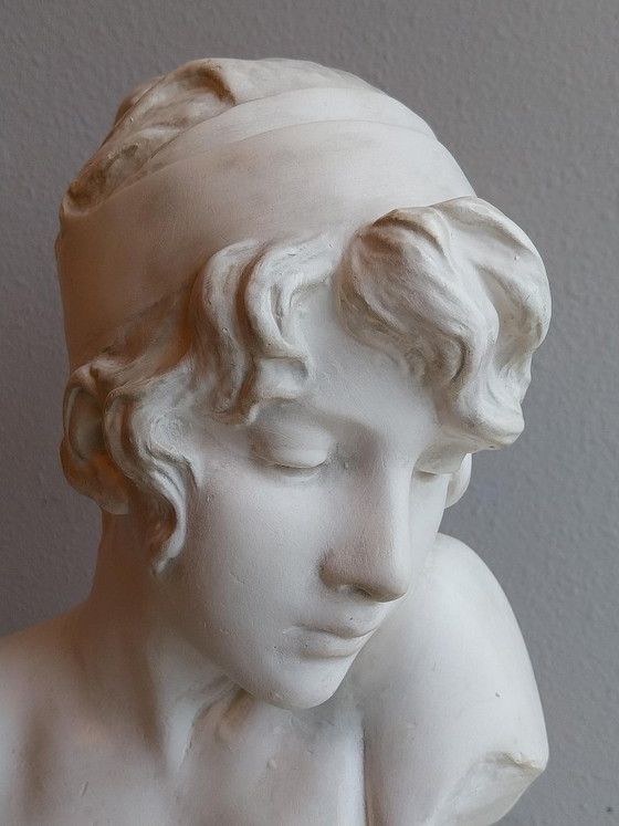 Buste classique en plâtre jeune femme, Sculptures, Autre, Blanc, Klassiek (photo 3 sur 8)