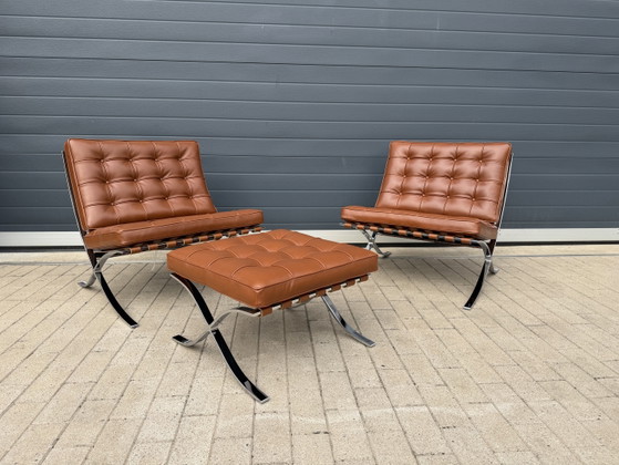 Image 1 of 2 sofás Knoll Barcelona relax + otomana, color coñac Venezia