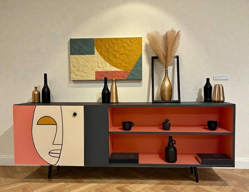 „GALERIE“ – Handgefertigtes Kunst-Sideboard: Mid-Century Pop Art
