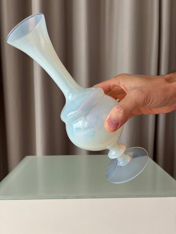 Vaso in vetro opalescente, Bianco, Vasi (foto 4 di 7)