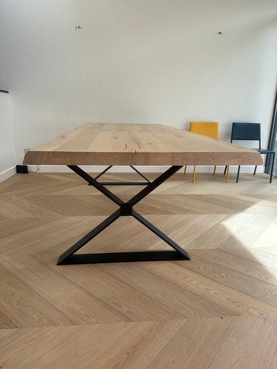 Image 1 of Table en chêne et structure en acier