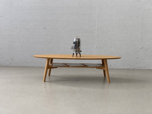Table basse ovale Mid-Century avec étagère – Style scandinave
