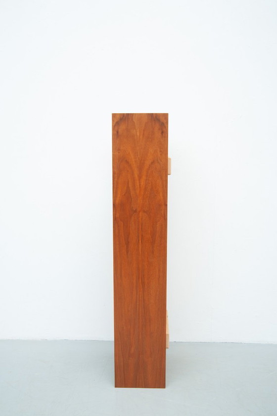 Image 1 of Estante de pared de 100 cm de nogal de Walter Wirz para Wilhelm Renz, años 60