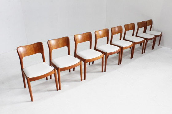 Image 1 of Ensemble de 8 chaises à repas vintage danoises Niels Koefoed en teck 1960