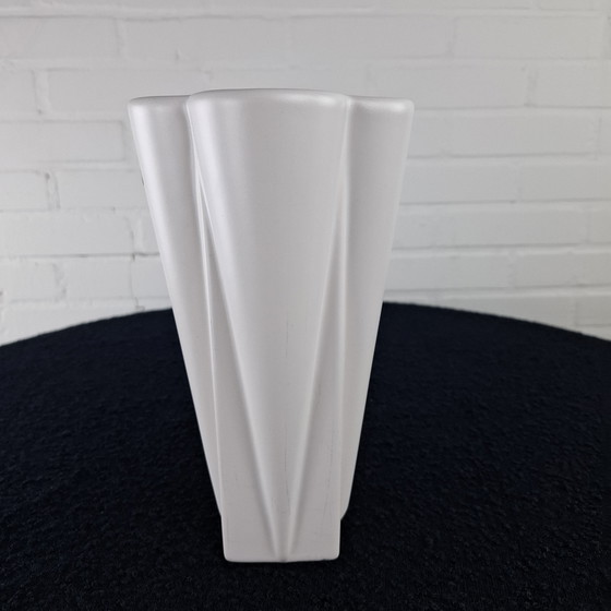 Image 1 of Vintage vase Flora ceramic white Jeroen Bechtold Memphis Milano / postmodern 80s flower shape