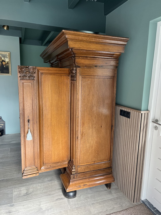 Image 1 of Antieke kleding - linnenkast