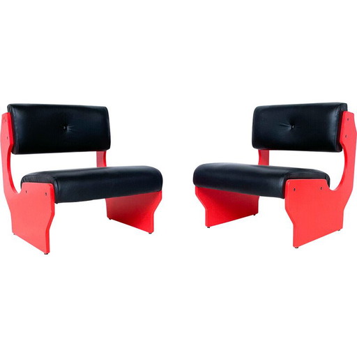 Coppia di poltrone vintage in legno laccato rosso e pelle nera, Italia 1980