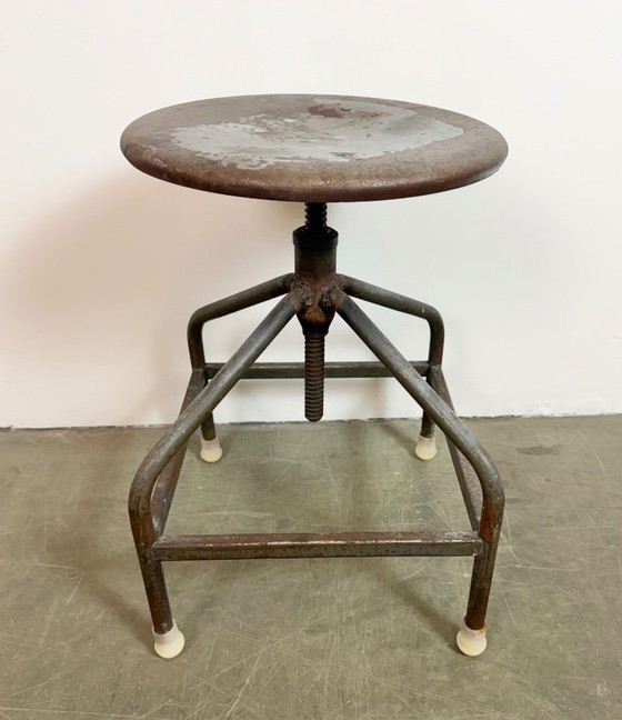 Image 1 of Tabouret pivotant industriel en fer, hauteur réglable, années 1960