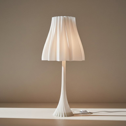 Lámpara de mesa plisada lila – Lámpara de diseño moderno – Iluminación ambiental suave – Decoración del hogar