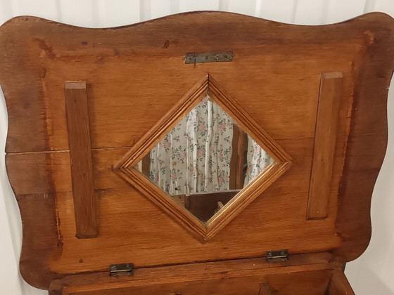 Antique Side table with storage compartment – Wood (photo 5 of 10)