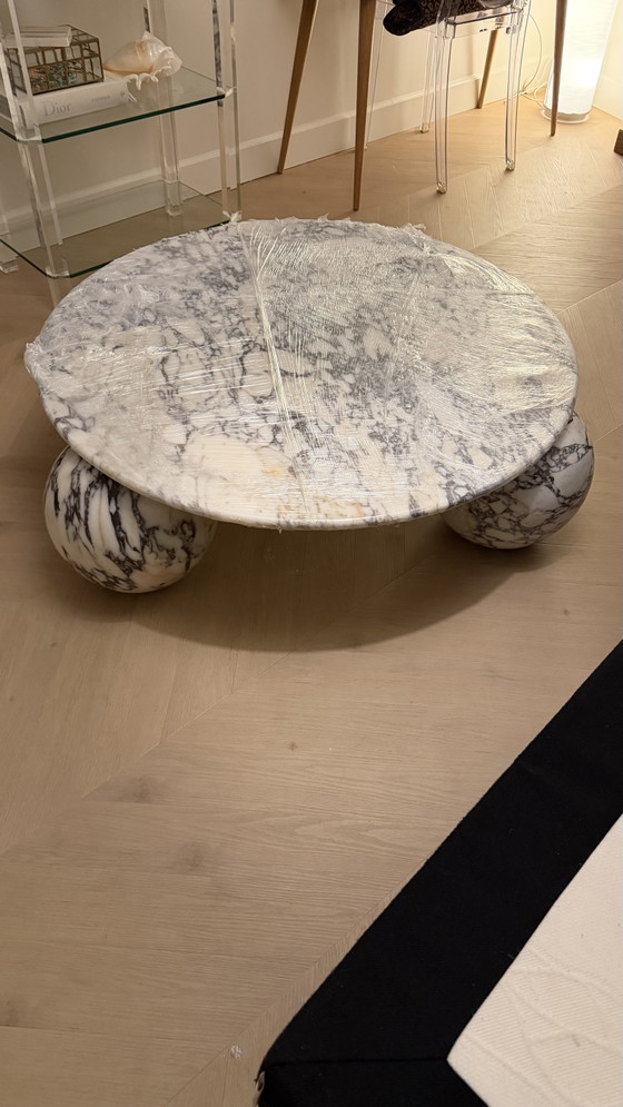 Viola Calacatta Marmor Couchtisch rund – Couchtische (photo 9 of 15)