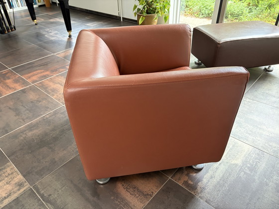 Image 1 of Drie Gelderland 4800 stoelen en poef bekleding leer