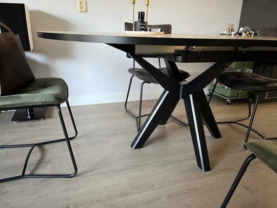 Image 1 of Extendable table for 4-6 people