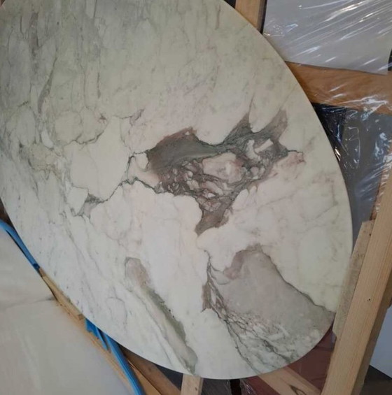 Image 1 of KNOLL Eero Saarinen Tavolo ovale 'TULIP' a Calacatta (2m44)