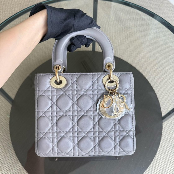 Image 1 of DIOR DONNA PICCOLO - PELLE DI AGNELLO CANNAGE GRIGIO FERRAMENTA GRIGIO ORO