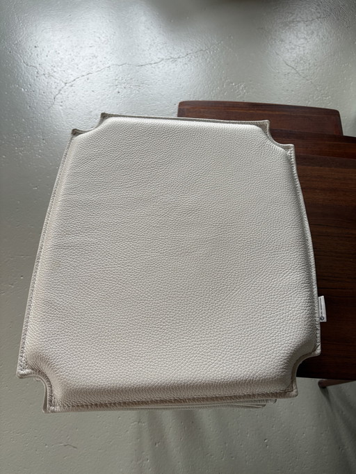 Carl Hansen Wishbone Chair leather seat cushions original