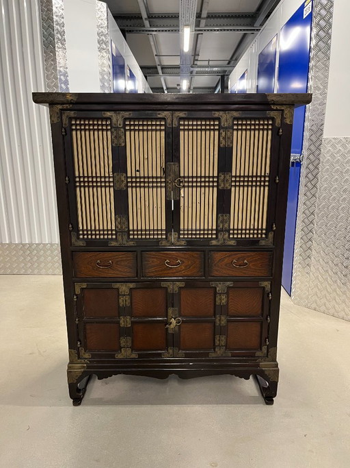 Korean-Style Display Cupboard / Cabinet – Solid Wood – vitrinekasten