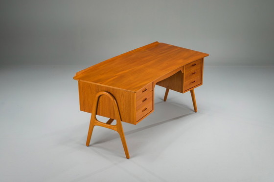 Image 1 of Mid Century Dänischer Teakholz-Schreibtisch von Svend Åge Madsen für Sigurd Hansen, 1950er Jahre