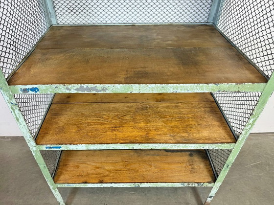 Image 1 of Estantería industrial verde, década de 1960