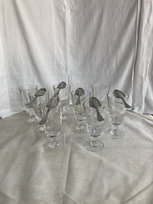 8 verres à absinthe ancien et 6 cuillères 