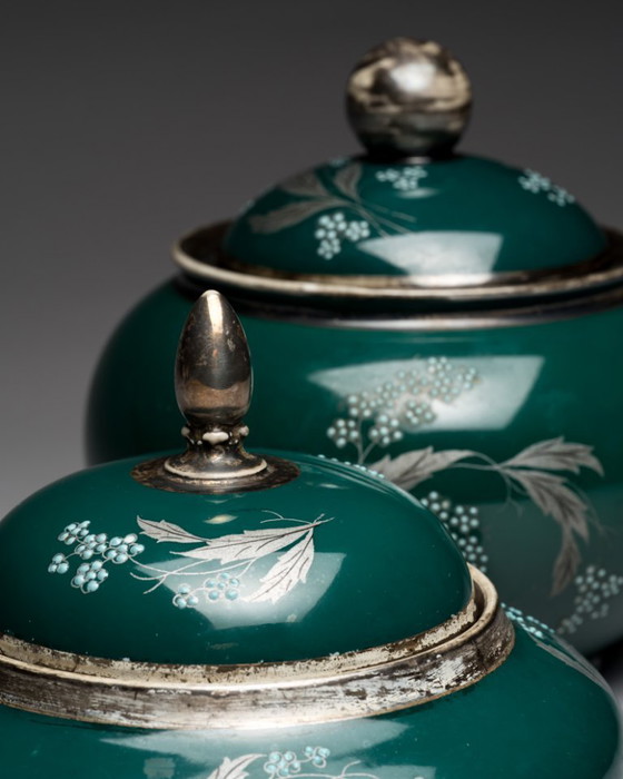 Image 1 of Scatola doppia in porcellana Al-Ka Kunst Kronach con coperchio, colore verde smeraldo con inserti argentati.