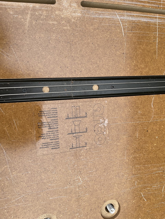 Image 1 of Mesa de diseño Arco extensible.