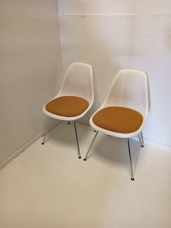 Image 1 of 4 x Vitra Eames DSX-stoelen