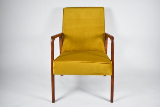 Vintage Poolse fauteuil B-04, goudkleurig fluweel, 1970