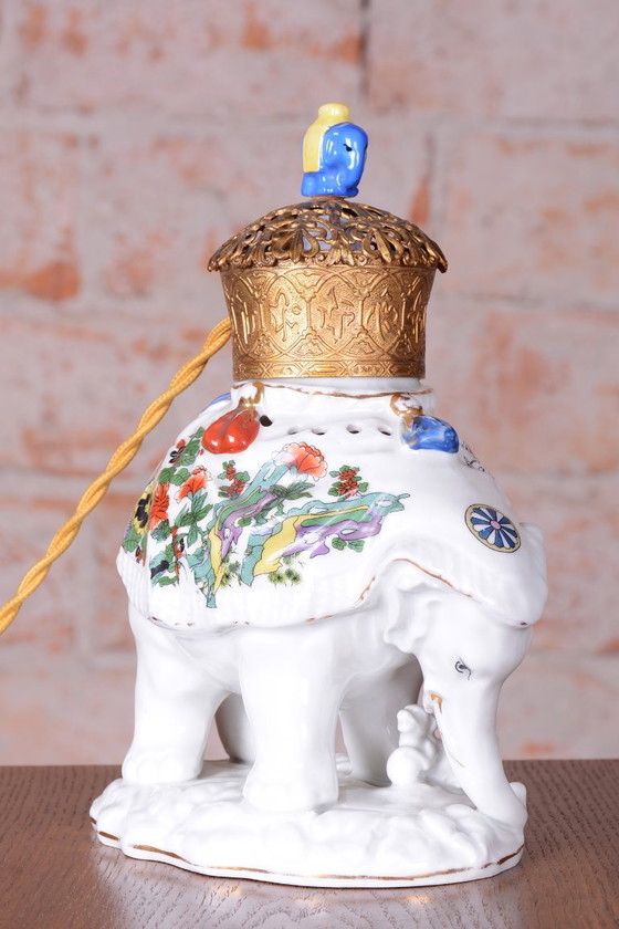 Lampada da tavolo asiatica restaurata, ottone, porcellana, nuova elettrificazione, India. Anni '70, Herzog (foto 10 di 11)