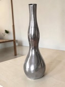 Vaso a bocciolo vintage in metallo color argento