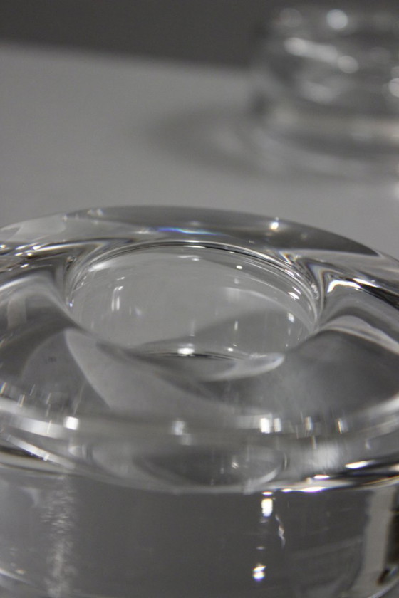 Image 1 of Lena Bergström & Orrefors - Coppia di portacandele in cristallo "Puck" 1999